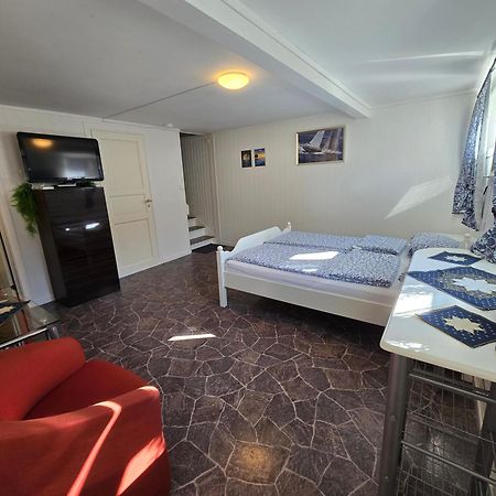 Apartamento Hybel Til Leie Tvedestrand Exterior foto