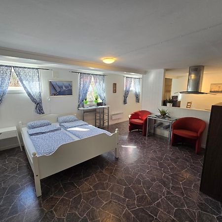 Apartamento Hybel Til Leie Tvedestrand Exterior foto